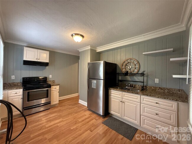 Building Photo - 2660 Revolution Pk Dr
