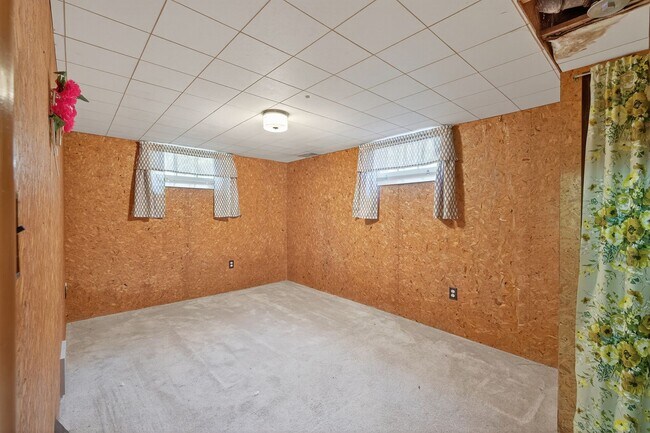 Building Photo - Acreage Property
