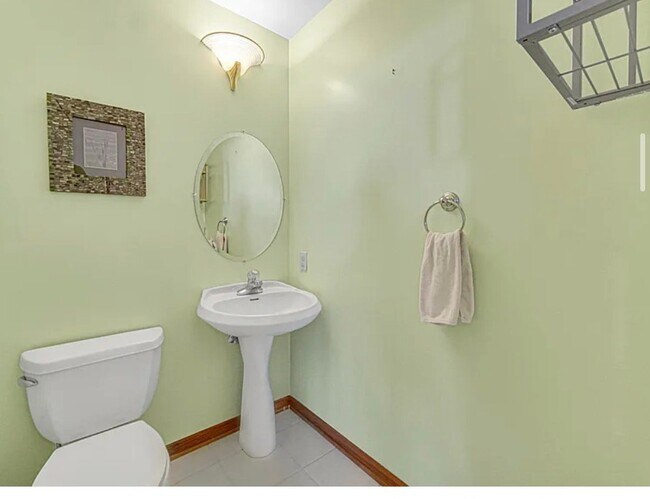 Building Photo - 6708 Tanager St