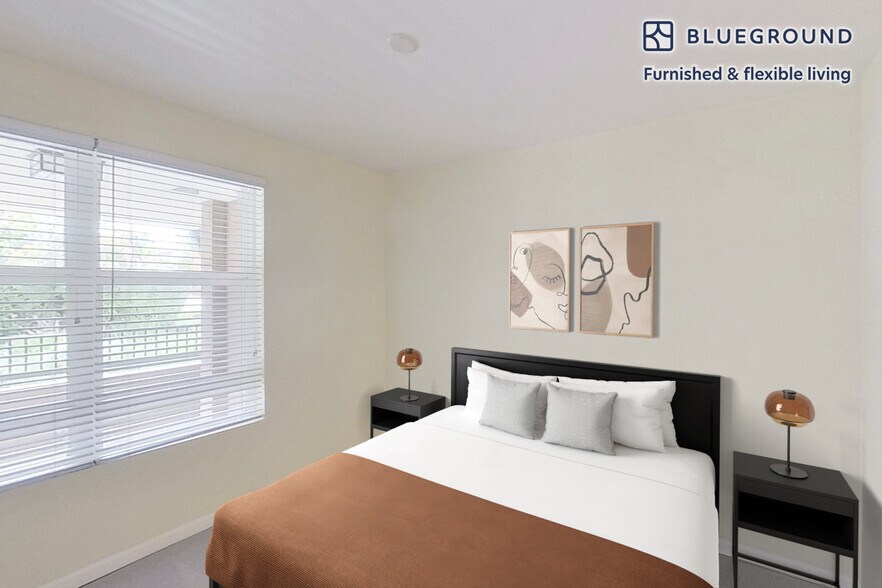Building Photo - 1099 Admiral Ct