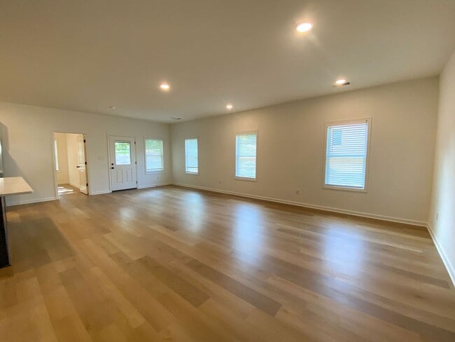 Building Photo - 4 bedroom, 2 bath in Brighton TN near Brig...