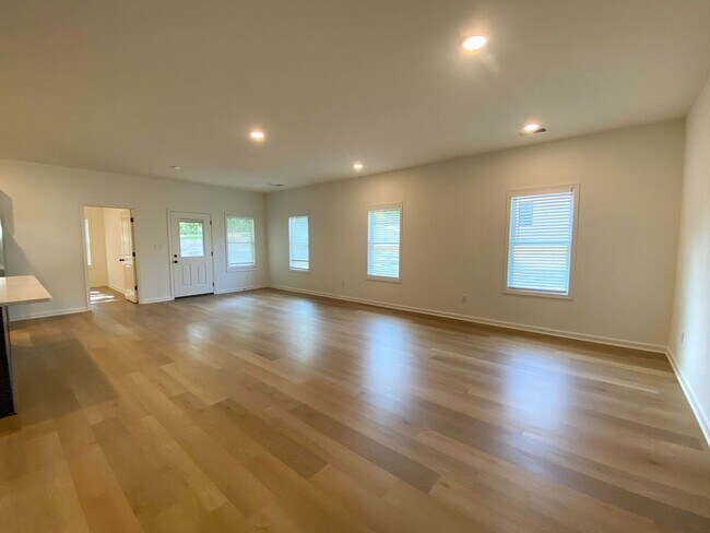 Building Photo - 4 bedroom, 2 bath in Brighton TN near Brighton Middle School