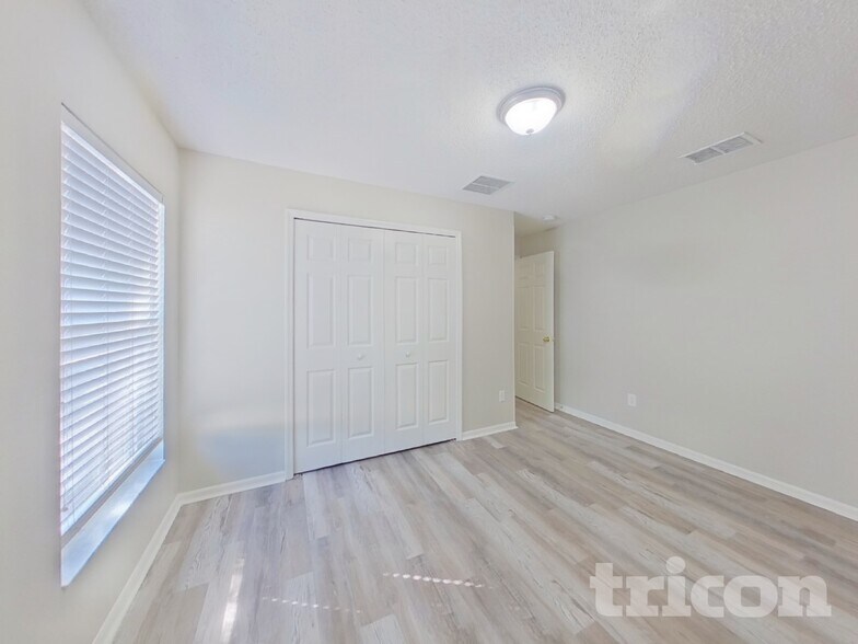 Building Photo - 910 Albertville Ct