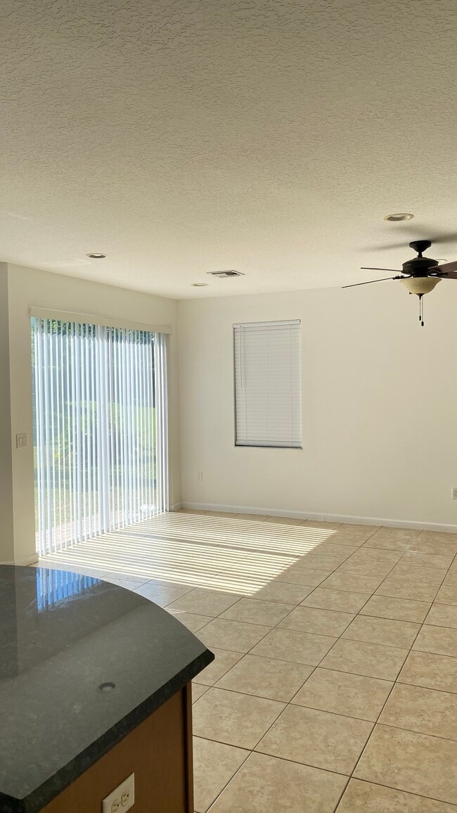 Building Photo - 9814 Shepard Pl