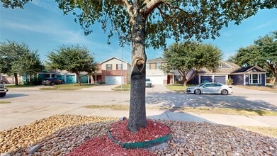 Building Photo - 16611 Cheshire Grove Ln