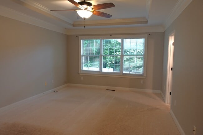 Building Photo - 923 Squires Pt