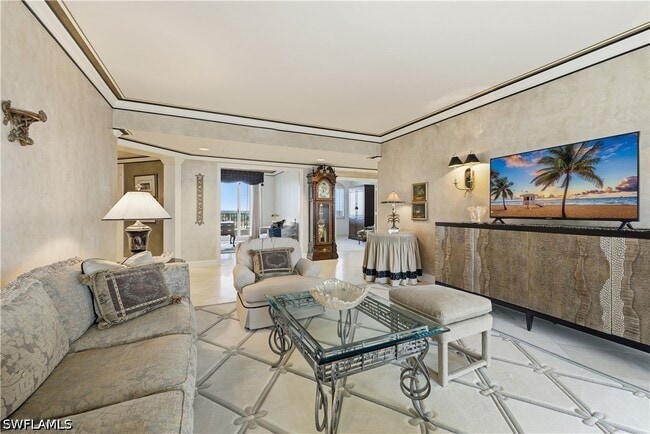 Building Photo - 8990 Bay Colony Dr