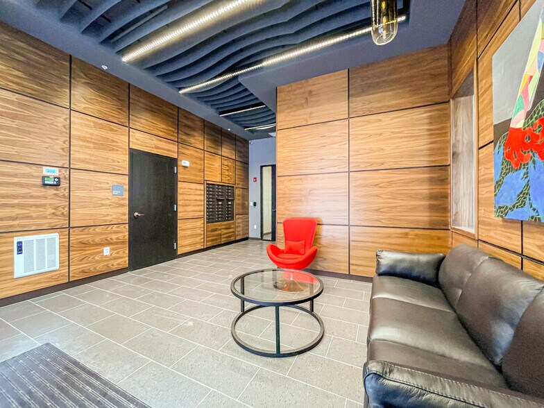 Building Photo - 5 India St