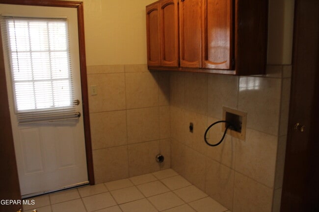 Building Photo - 11550 James Grant Dr