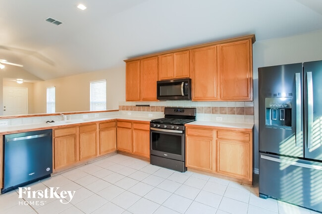 Building Photo - 1208 Mountain Peak Dr