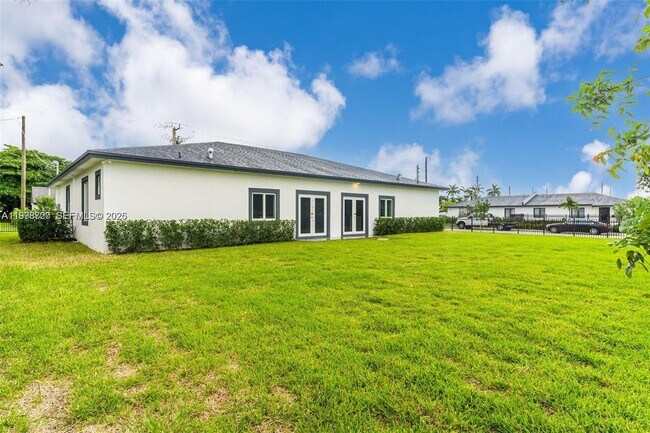 Building Photo - 11870 SW 220th Terrace