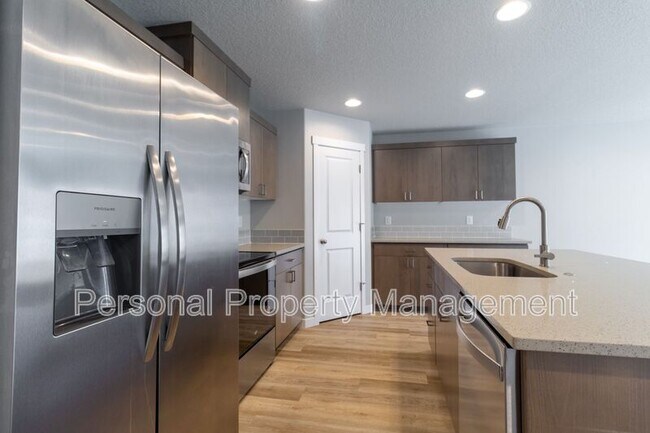 Building Photo - 4803 NE 37th Ct