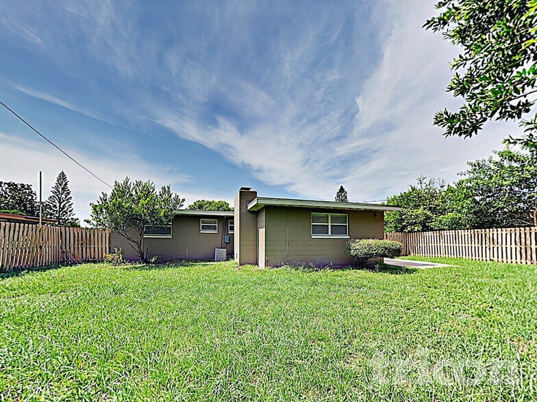 Building Photo - 3463 Arbutus Ln