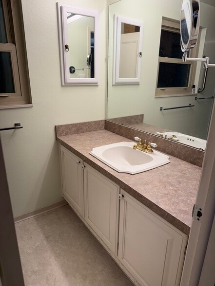 Building Photo - 10470 Romblon Way