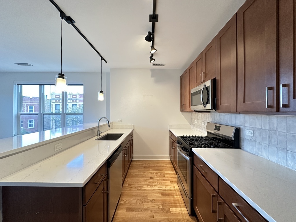 Building Photo - 2740 N Spaulding Ave