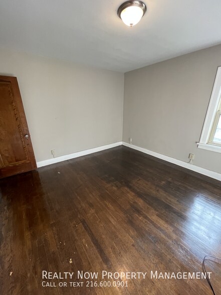 Building Photo - 3614 Lynnfield Rd