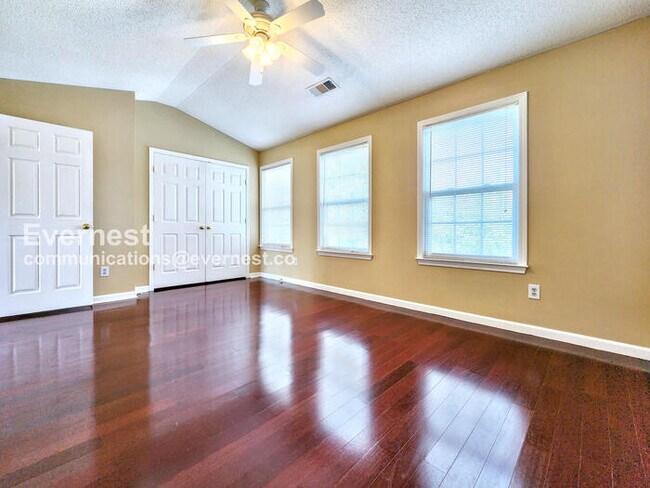 Building Photo - 2521 Heyoak Ct