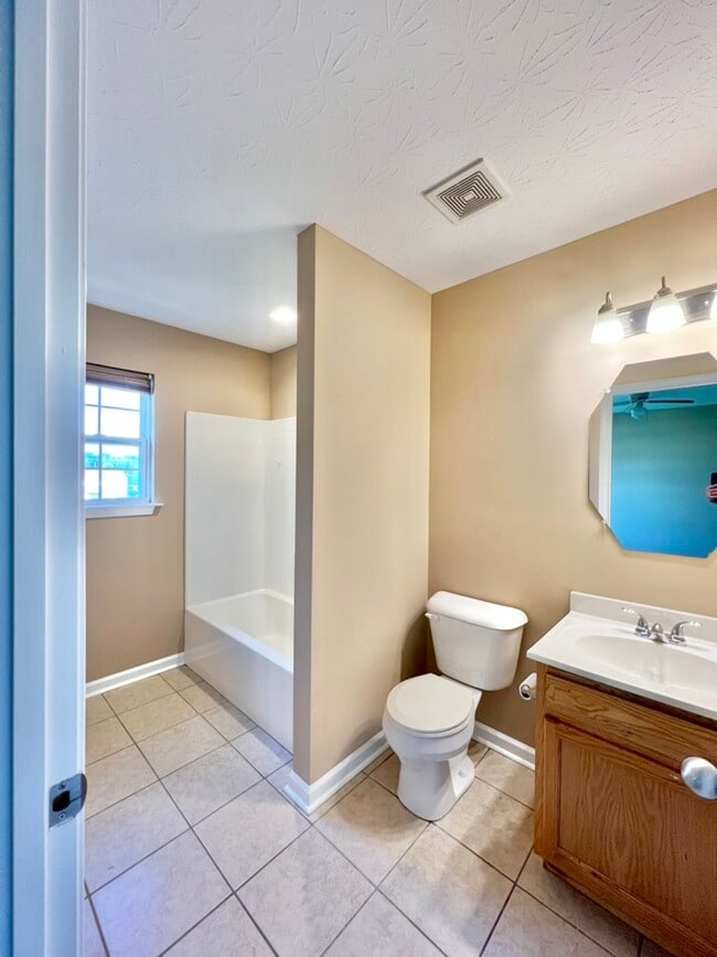Building Photo - 110 Grinder Ct