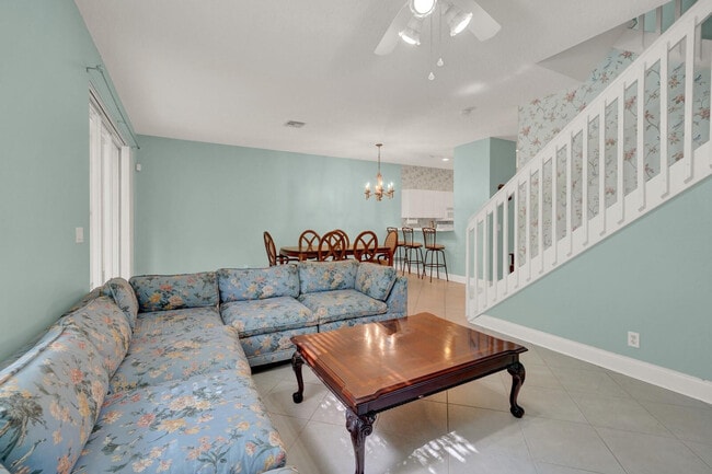 Building Photo - 10120 Boca Palm Dr