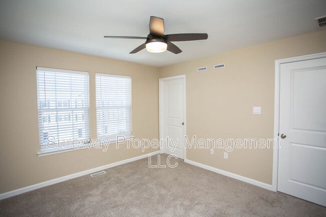 Building Photo - 239 Macoun Way