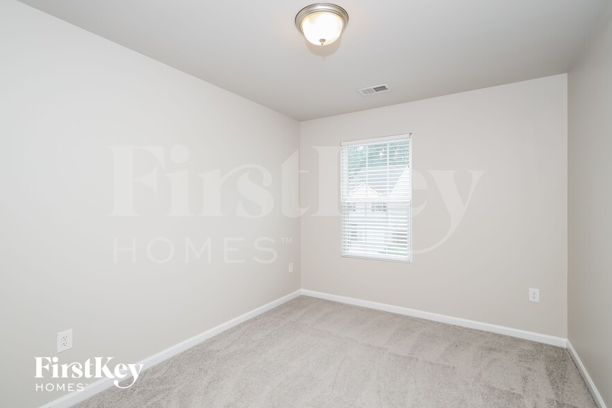 Building Photo - 2550 Wood Bend Ln