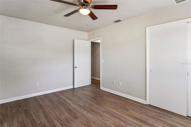 Building Photo - 1470 Overlea St