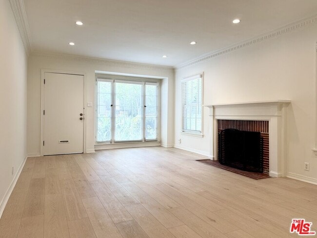 Building Photo - 408 S Spalding Dr