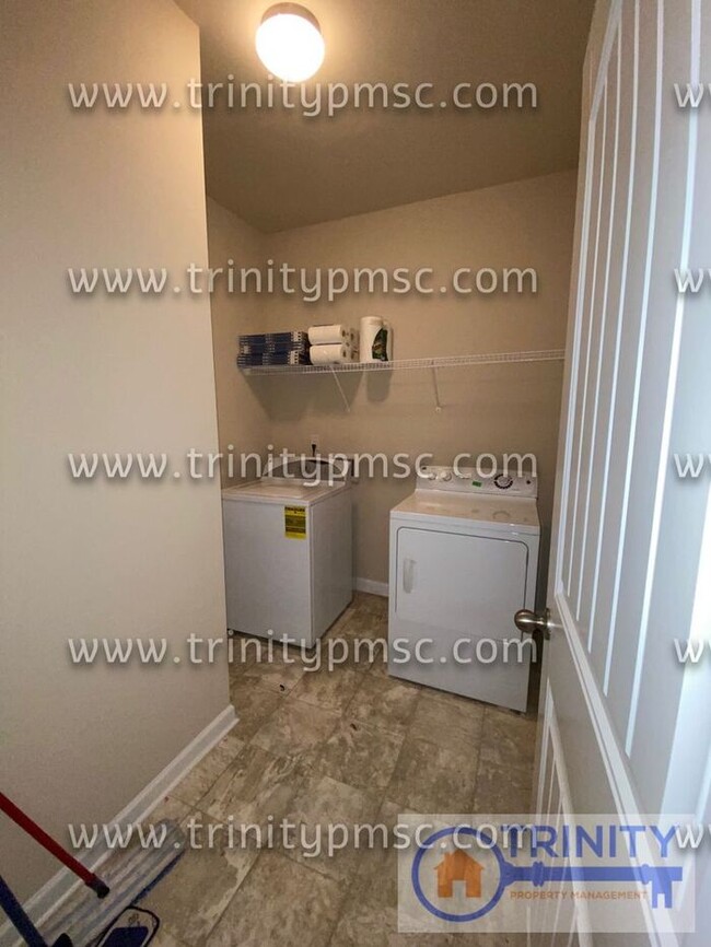 Building Photo - COMING SOON!! Five Forks area of Simpsonvi...