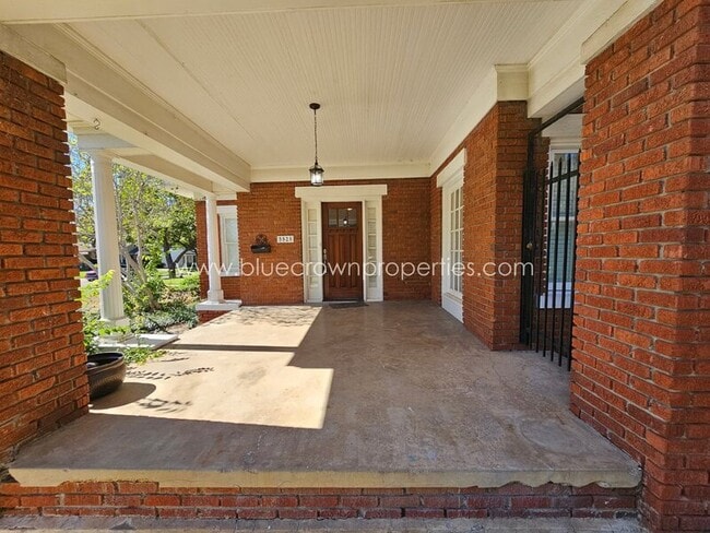 Building Photo - 5525 Richmond Ave