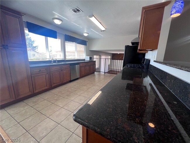 Building Photo - 3850 S Spitze Dr