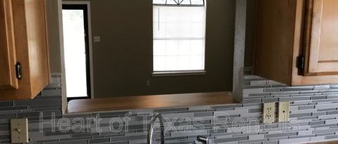 Building Photo - 275 Paintbrush-