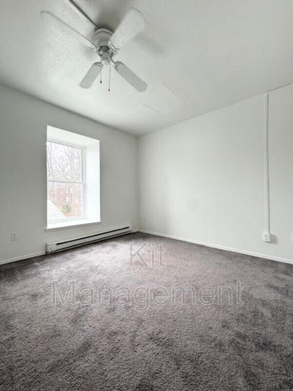 Building Photo - Charming 3-Bed Home with 1.5 Baths and 1,200 Sq Ft in West Toledo – $995/mo