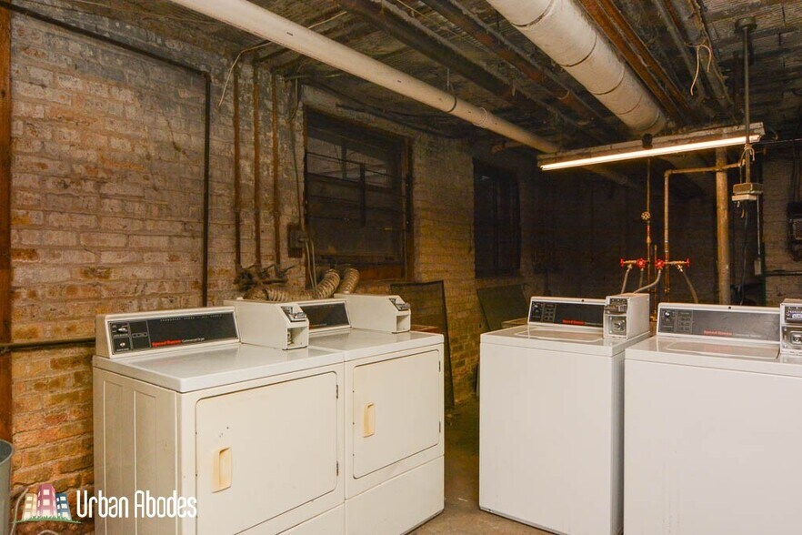 Building Photo - 1139 Maple Ave