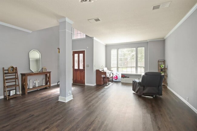Building Photo - 18609 Woodbreeze Dr
