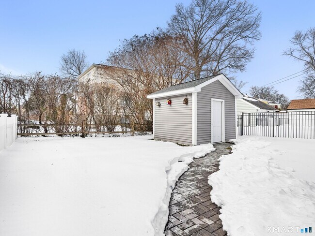 Building Photo - 229 Southfield Ave