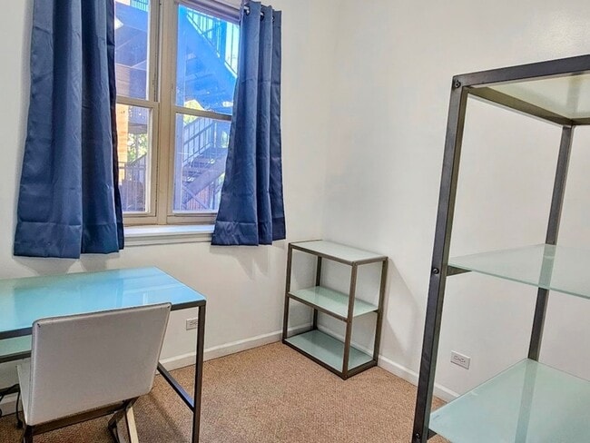 Building Photo - 1234 W Argyle St