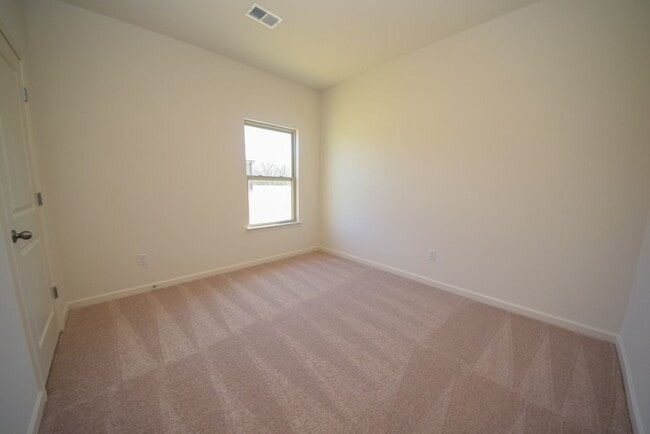 Building Photo - DR Horton built home in 2021; 3 bed, 2 bath home in Atoka.