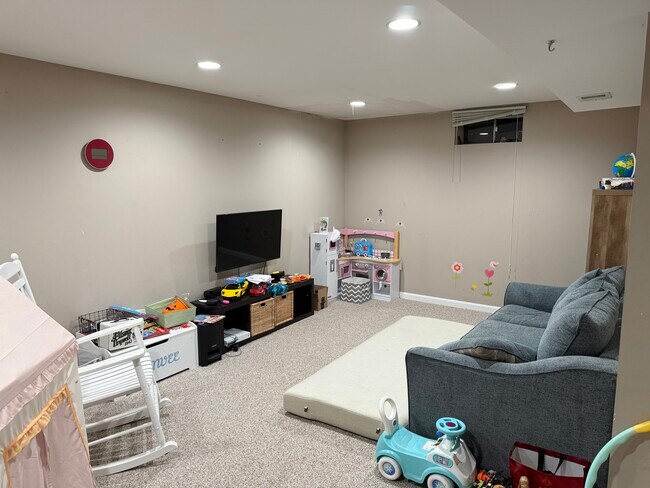 Building Photo - 12384 Brown Fox Way