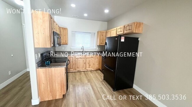 Building Photo - 2343 Adelaide Dr