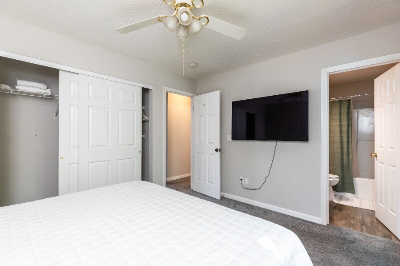 Building Photo - 868 Virginiabradford Ct