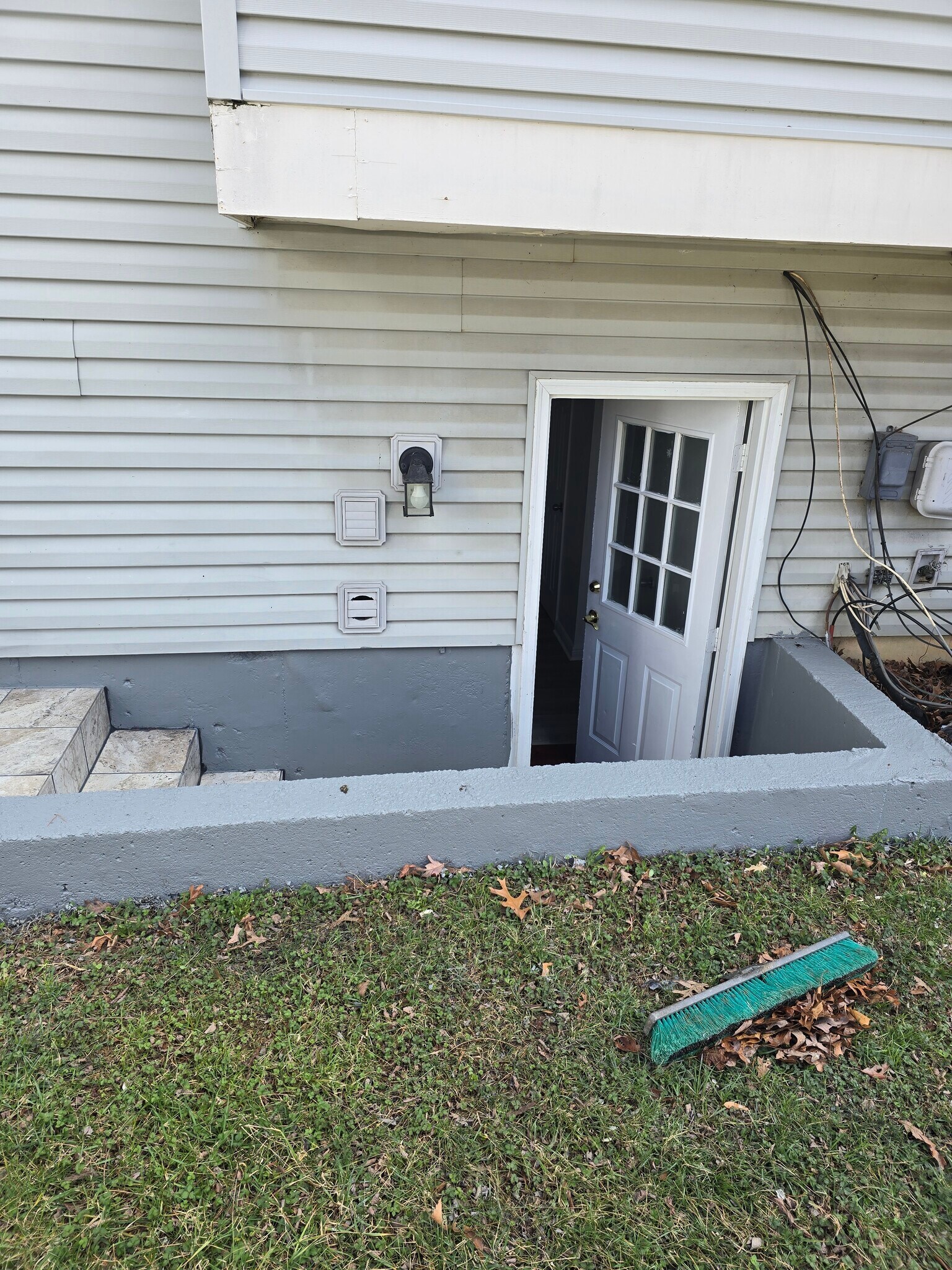 Building Photo - 8604 Briarwood Ct