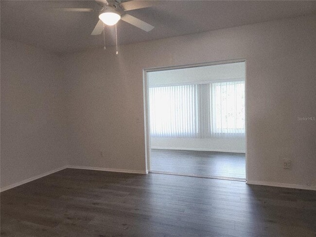 Building Photo - 2459 Columbia Dr