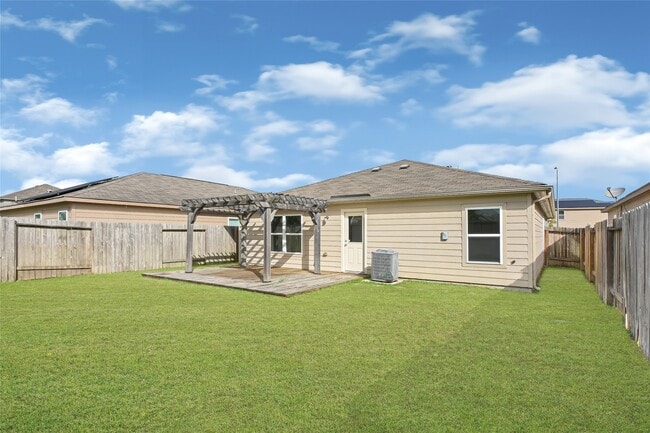 Building Photo - 11122 Hillside Creek Dr