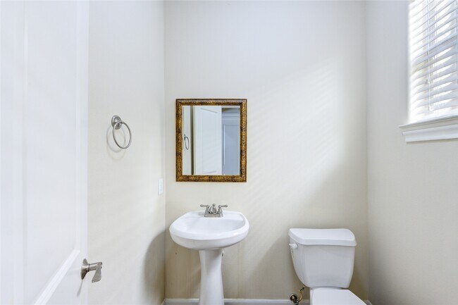 Building Photo - 5813 Washington Ave