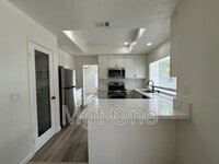 Building Photo - 2 Bella Caserta