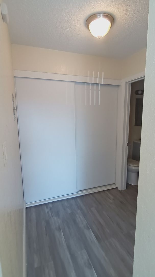 Building Photo - Welcome to SkyView Villa & Somerset Apartments!