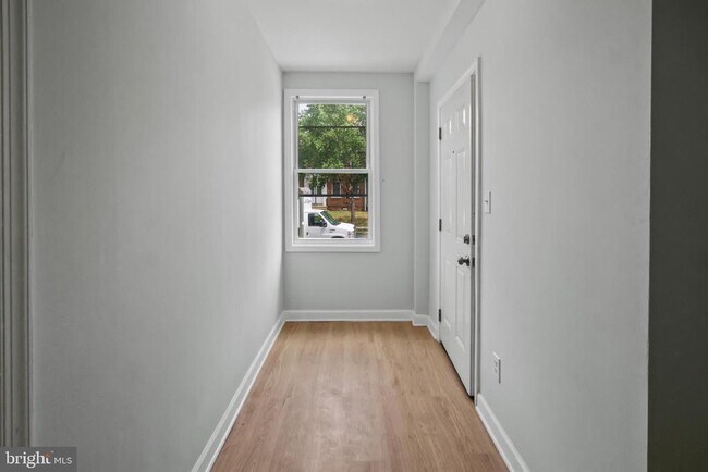 Building Photo - 182 36th St NE
