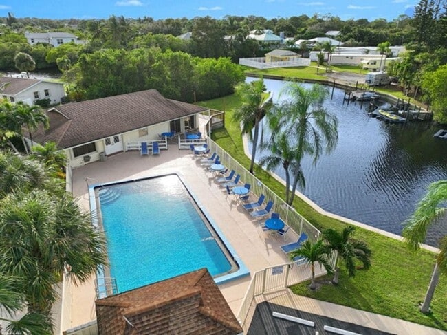 Building Photo - 208 Sims Creek Dr