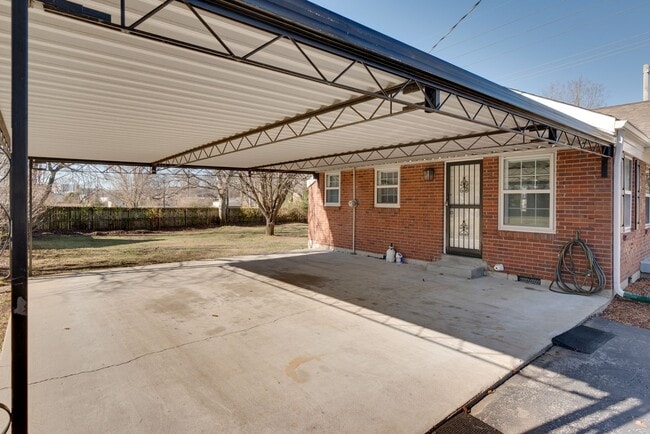 Building Photo - 534 Wanda Dr