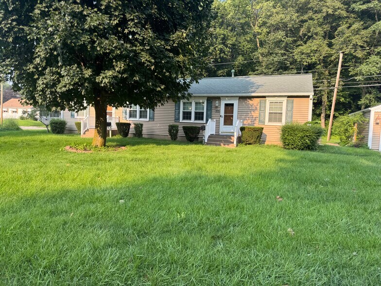 Primary Photo - 502 48th St